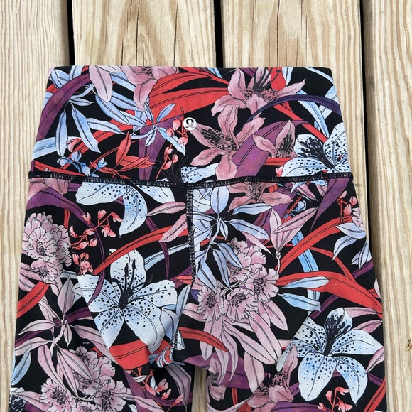 Lululemon Train Times 7/8 Leggings Size 4 Floral - Picture 8 of 13